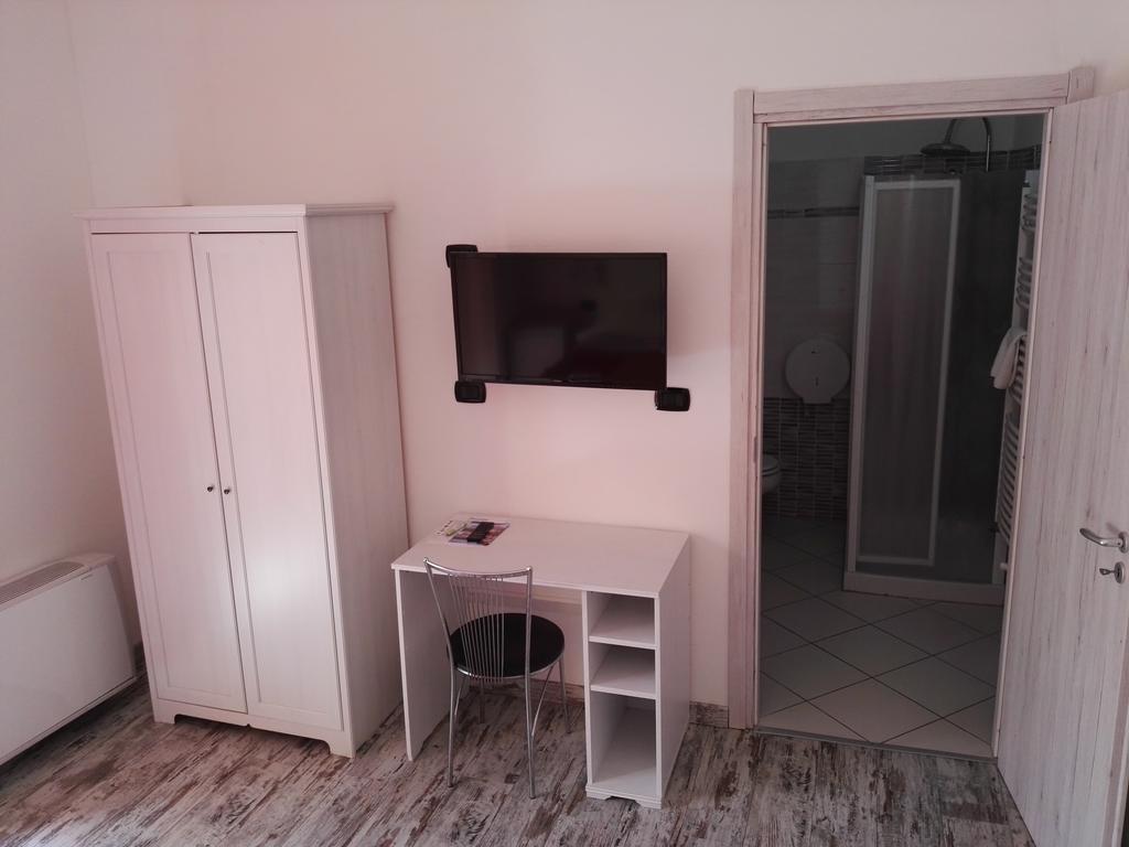 Bruzolo Hotel Paradise מראה חיצוני תמונה