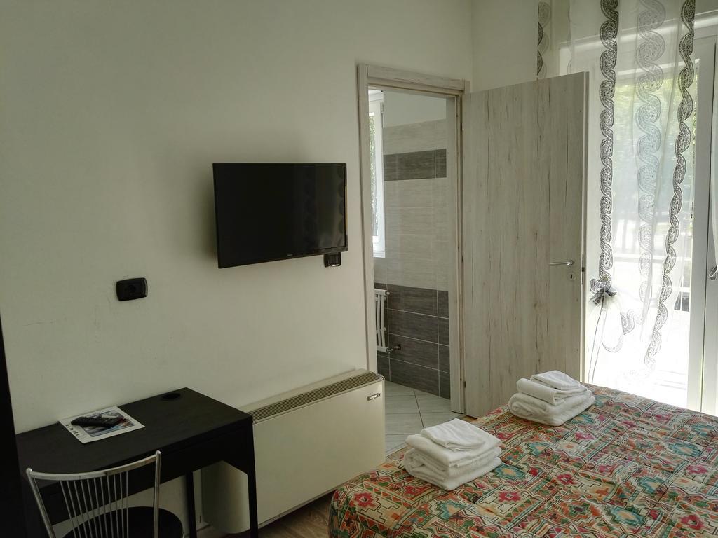 Bruzolo Hotel Paradise מראה חיצוני תמונה