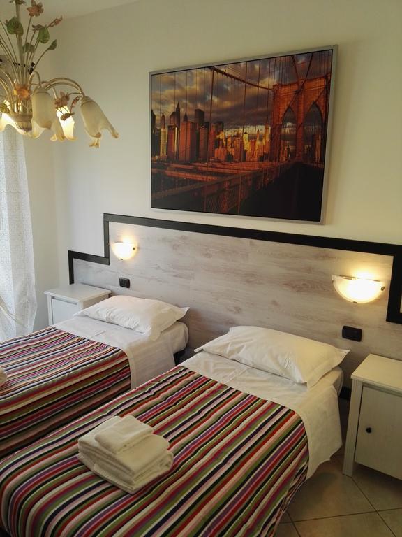 Bruzolo Hotel Paradise מראה חיצוני תמונה